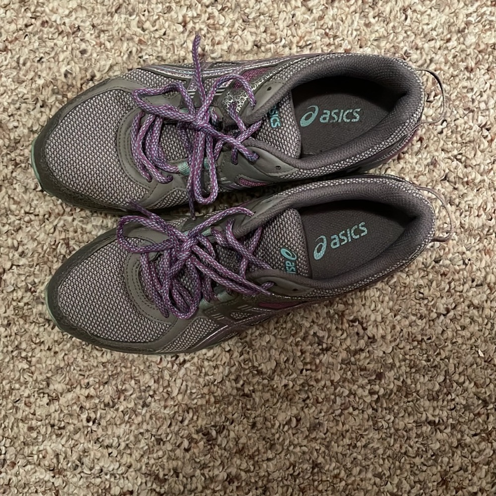 Asics - Picture 2 of 3